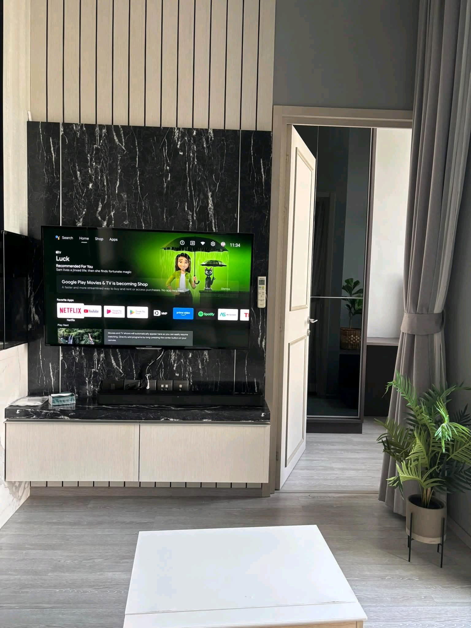 ✨ ชั้น 27 เพดานสูง โปร่งสบาย พร้อมดีไซน์ตกแต่งภายในแบบ Custom Interior Design – รูปที่ 3