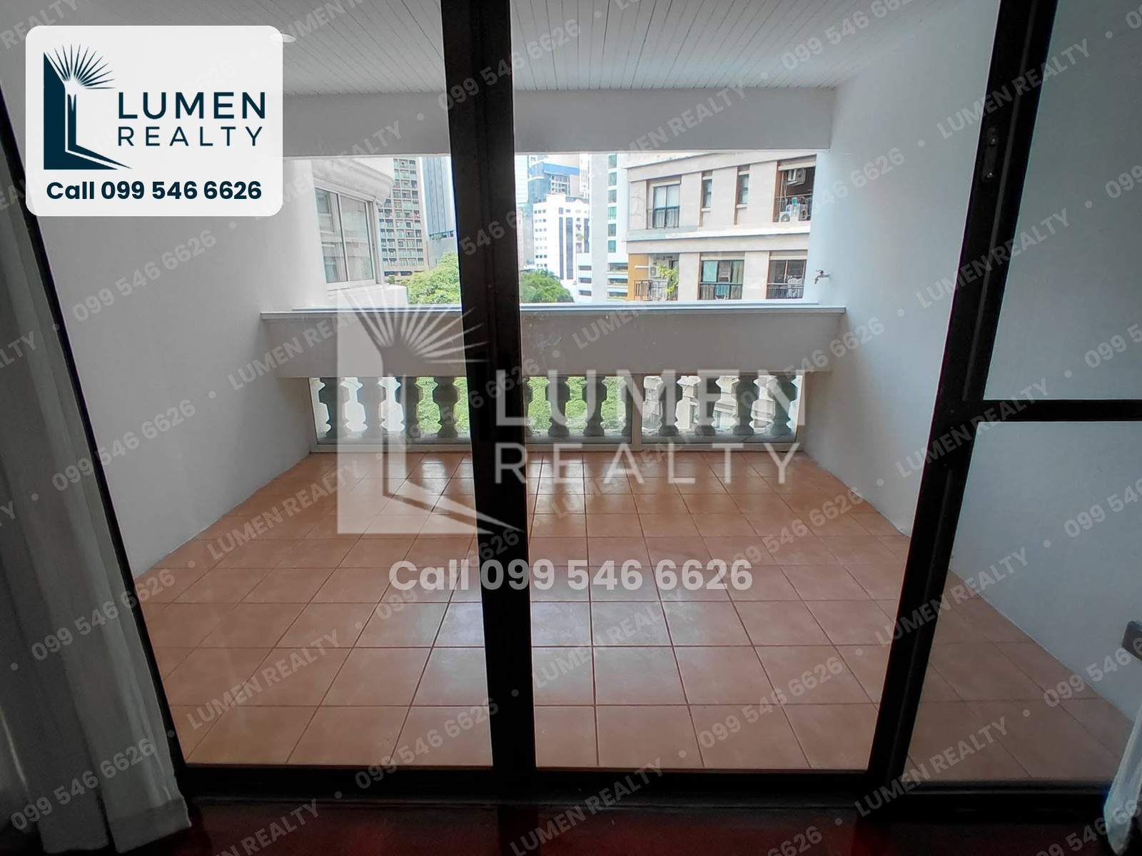 🏙️ Fully Furnished 450 sqm 4-Bedroom Residence on Sukhumvit 30 — 5 Bathrooms, Balconies in Every Room, Maid's Suite with Separate Entrance, Pets Welcome with No Size Limit — GM Mansion Unit 6A, ฿150,000 per Month + VAT – รูปที่ 2