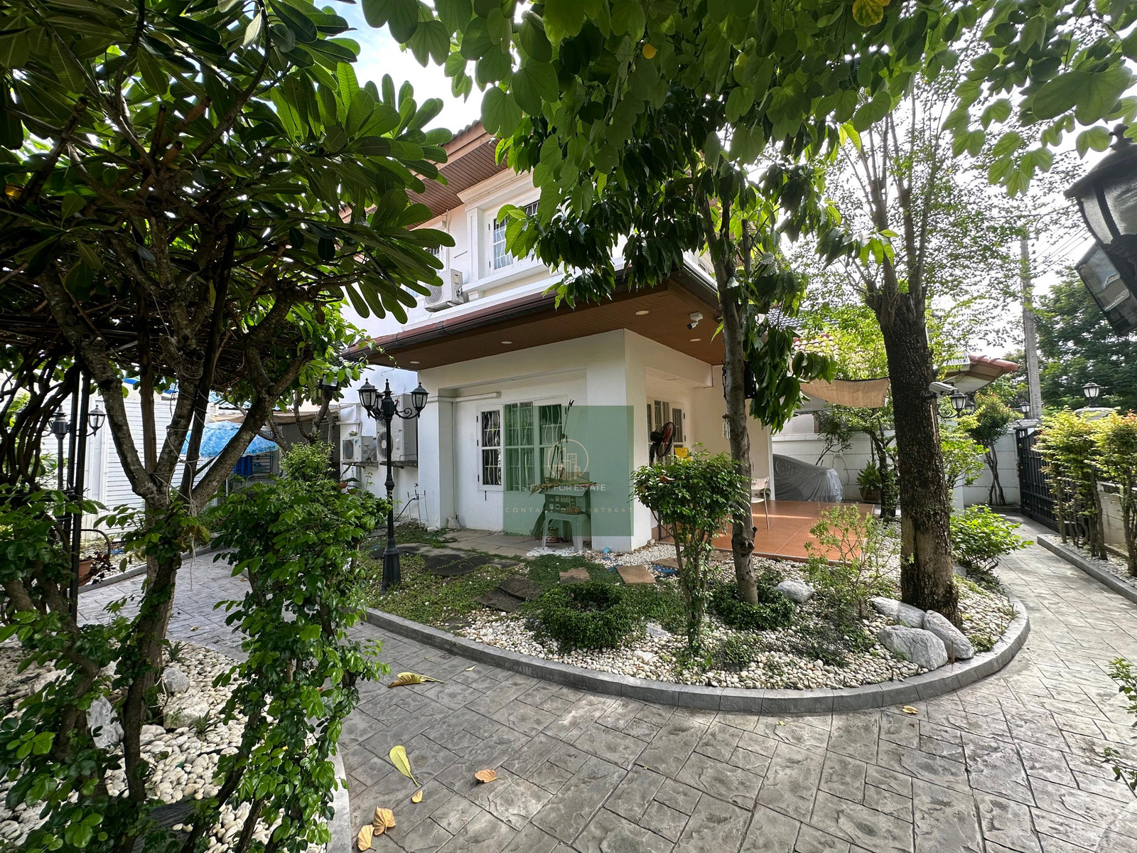 For sale/rent, detached house, Maneerin Rattanathibet ✨✨ Big house, bomb in front of the house, won't hit anyone. Very private alley For sale/rent, detached house, Maneerin Rattanathibet ✨✨ Big house, bomb in front of the house, won't hit anyone. Very private alley