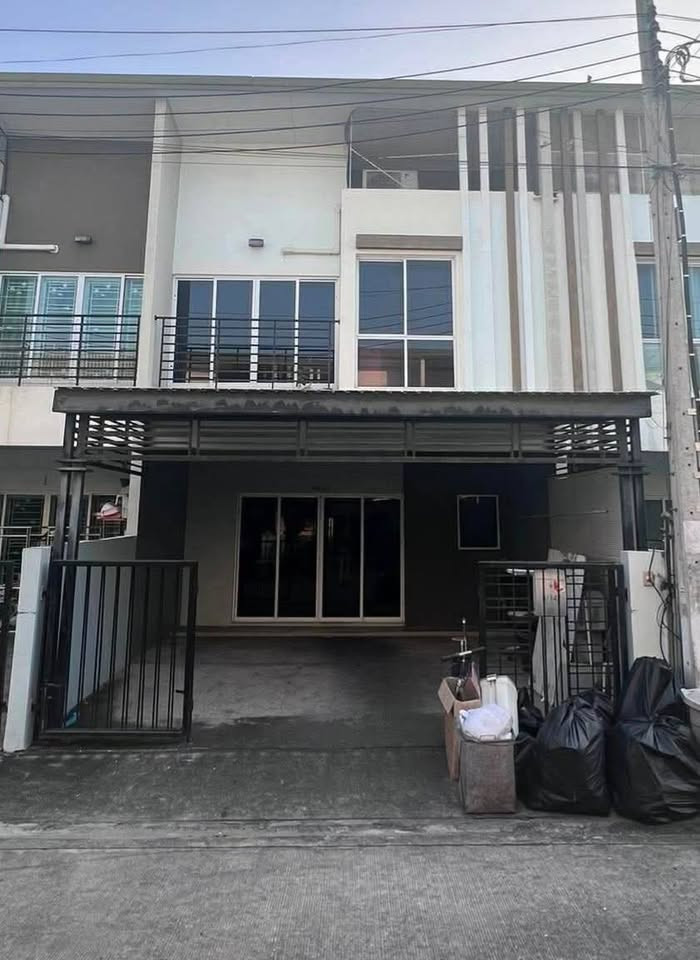 Rent CITY SENSE RATTANATHIBET 16000