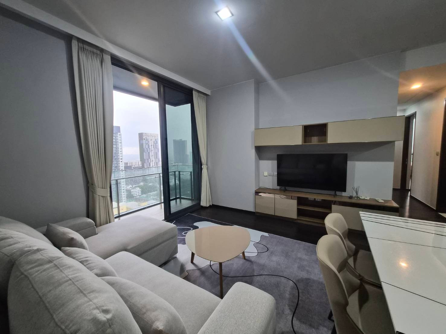Ready to move in : 3 Bed room nice view  