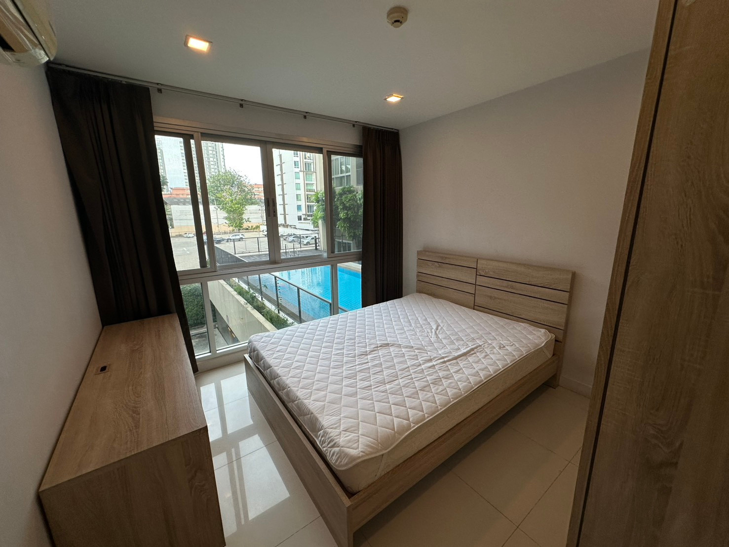 (รหัส R323) ให้เช่า tkf condo sukhumvit 52: ทีเคเอฟ คอนโด สุขุมวิท 52