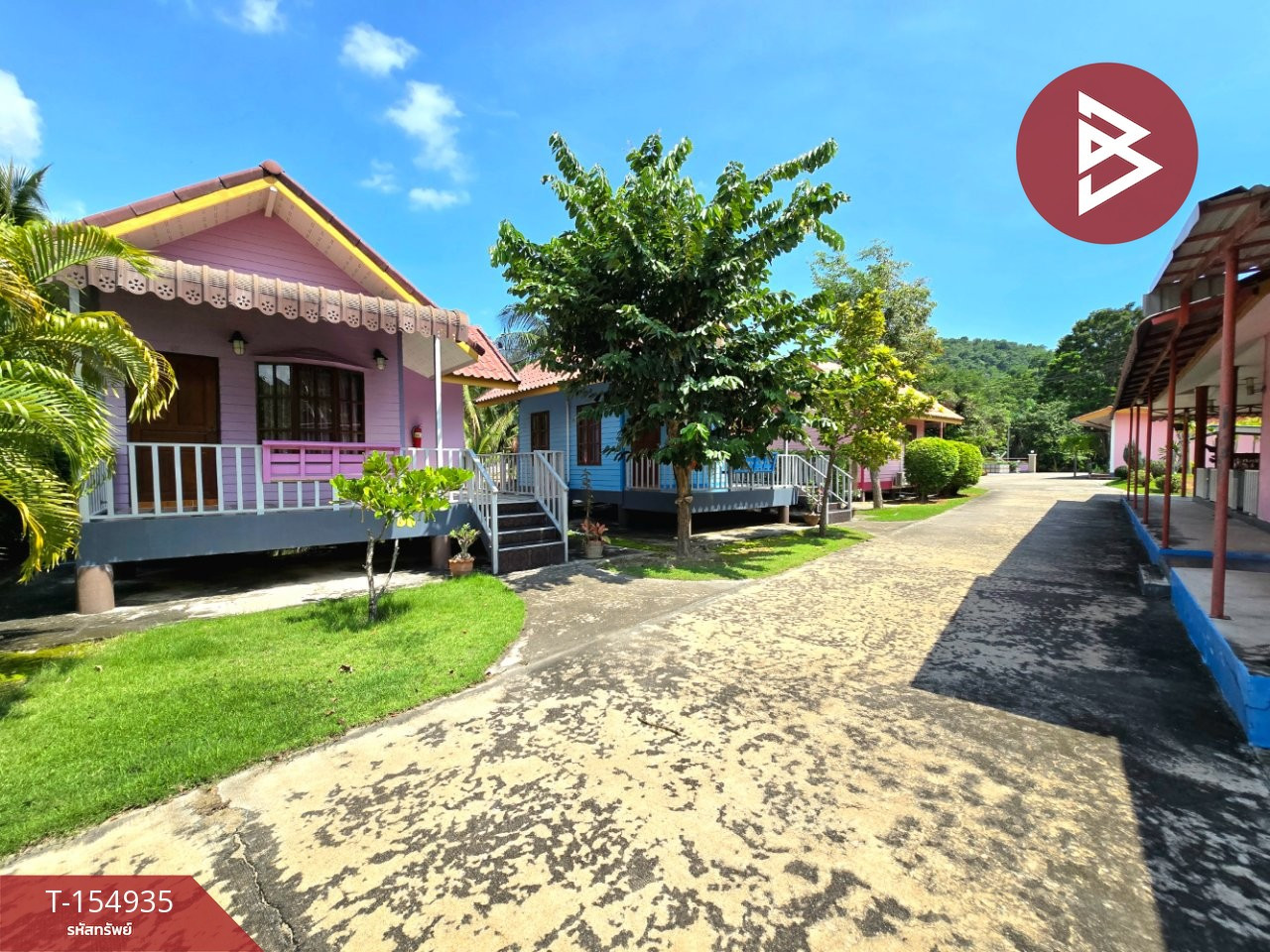 Land for sale with business, area 16 rai 2 ngan 80 sq m, Cha-am, Phetchaburi