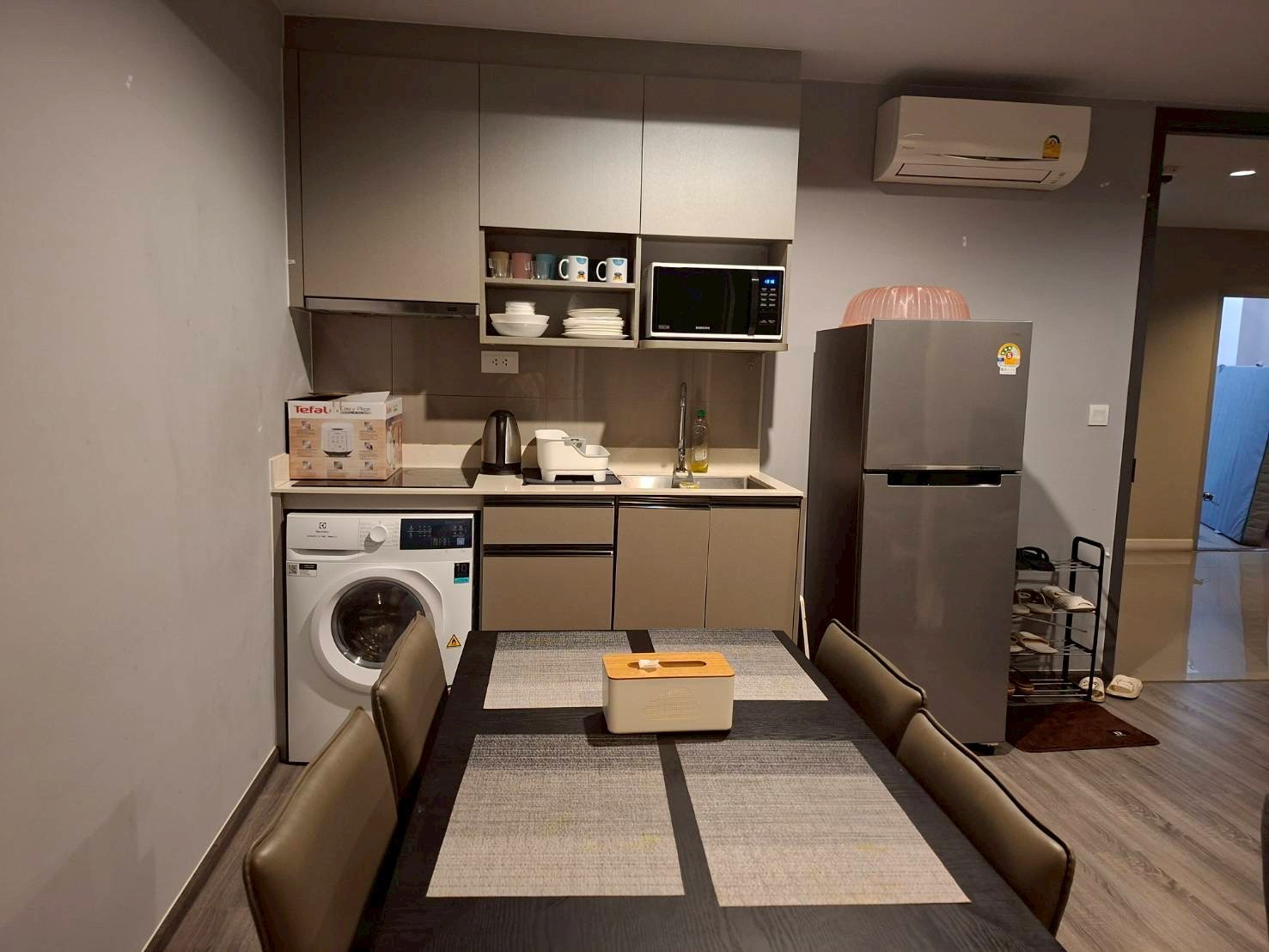 For Rent - IDEO Mobi Rangnam Condo  Details  📍 BTS Victory Monument - 650 m 🛌 Type : 2 bedroom 📏 Size : 57.7 Sq.m.  🏢 Floor : 12 (Corner Room)  💰 Price : 30000 THB/month 📃Minimum 1 year contract (1 month   advance & 2 months deposit) ✅ Fully Furnish – รูปที่ 2
