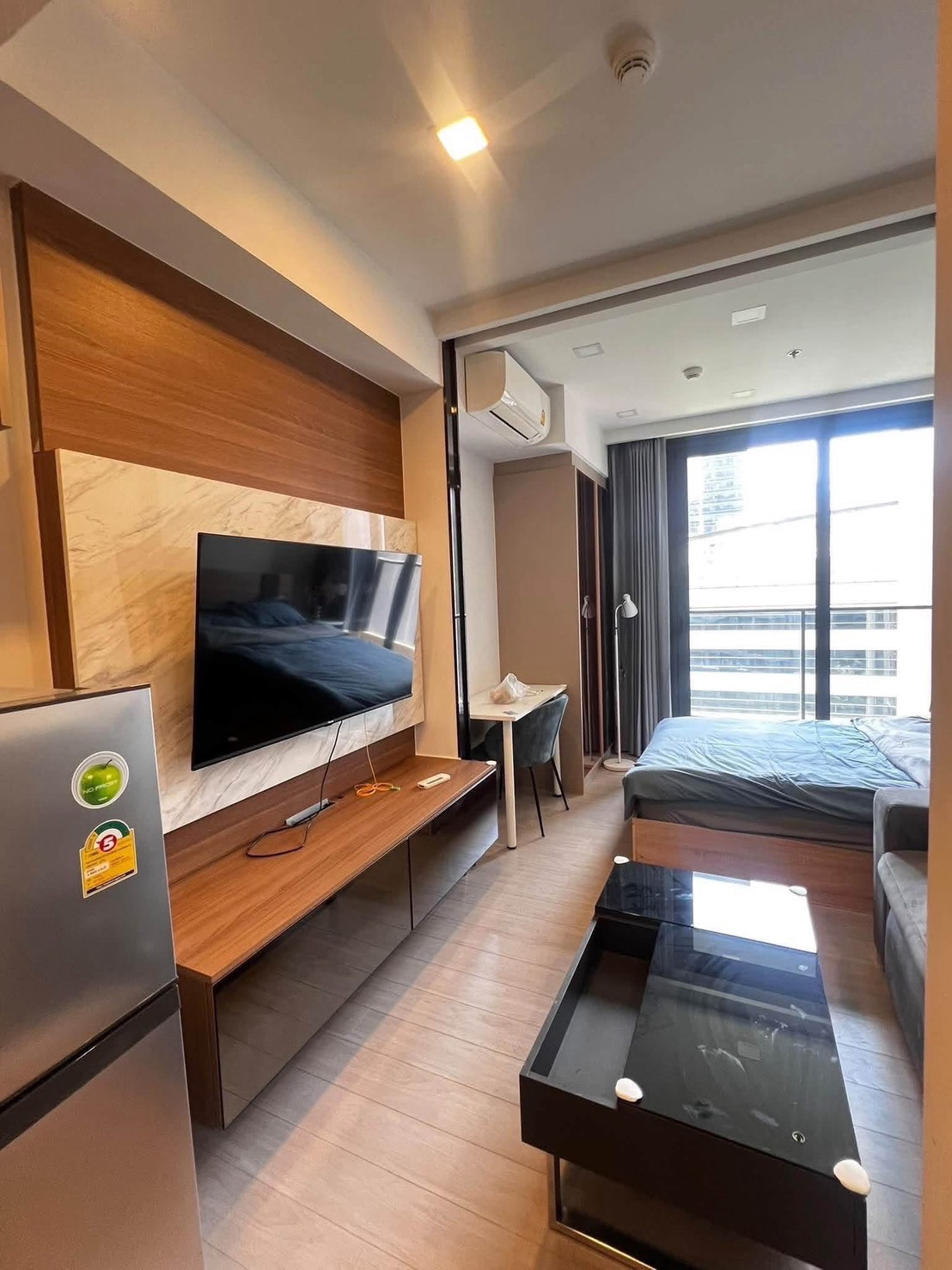 พร้อมอยู่✅ One9Five Asoke - Rama 9  (วันไนน์ไฟว์ อโศก - พระราม 9)  ห้องสตูดิโอ ขนาด 27 ตารางเมตร  ให้เช่าเพียง 17,000/เดือน