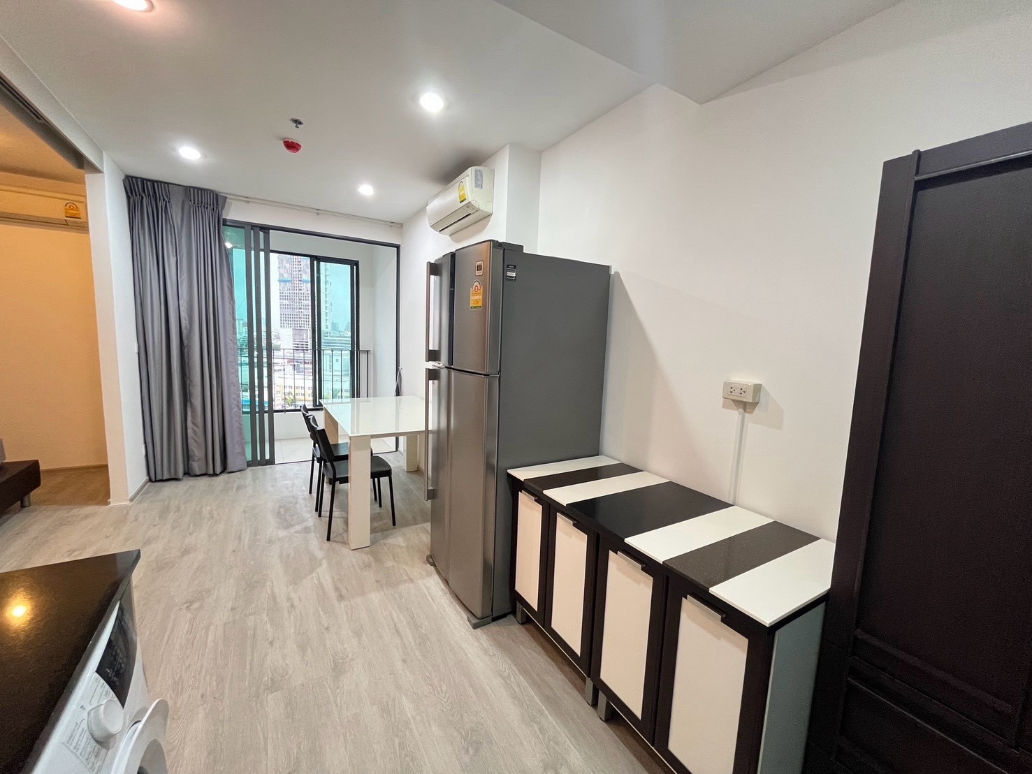 ✨ Condo for rent Ideo Q Chula - Samyan ✨ 💰 Rental price: 22,000 baht/month 💖 1 bedroom, size 34 sq m. 📞 Contact : Aomam (Agent) Tel./Line ID : 095-587-1692 WhatsApp : +66 95 587 1692