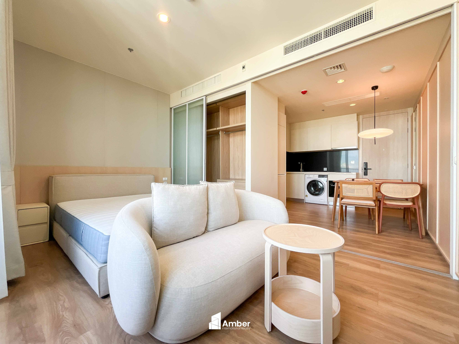 ปล่อยเช่า Noble Form Thonglor ราคา 30,000 บาท Luxury Living in the Heart of Thonglor