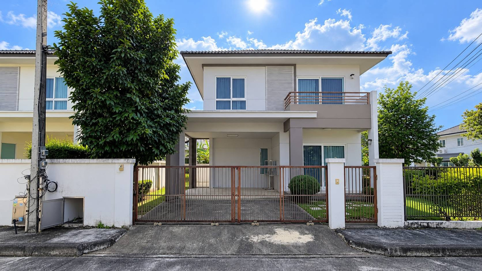 Siwalee Meechok Chiang Mai, unfurnished House, Selling at a Loss, near Ruamchok Market.