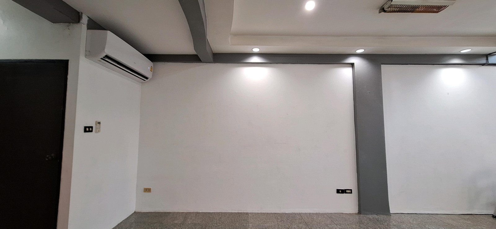 Office for rent, town in town, Soi 2, Sriwara, price 32,000 baht. – รูปที่ 3