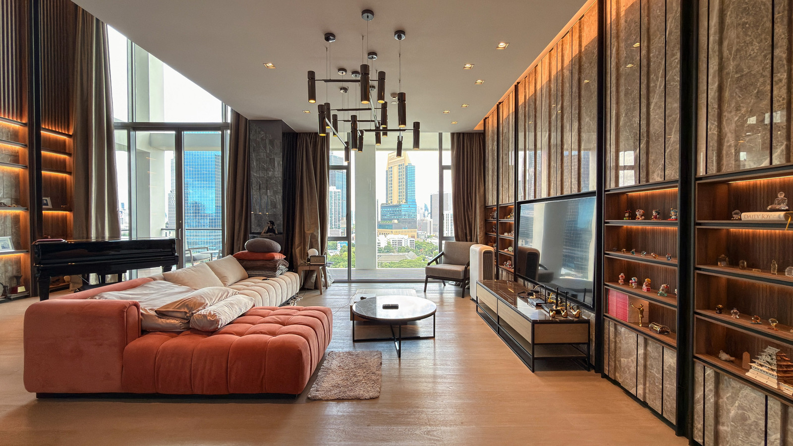 ✨ คอนโด Ultra Luxury ที่มาพร้อมความไพรเวทขนาดใหญ่ 219 ตรม. บรรยากาศแบบรีสอร์ตใจกลางสีลม-สาทร ✨ – รูปที่ 4