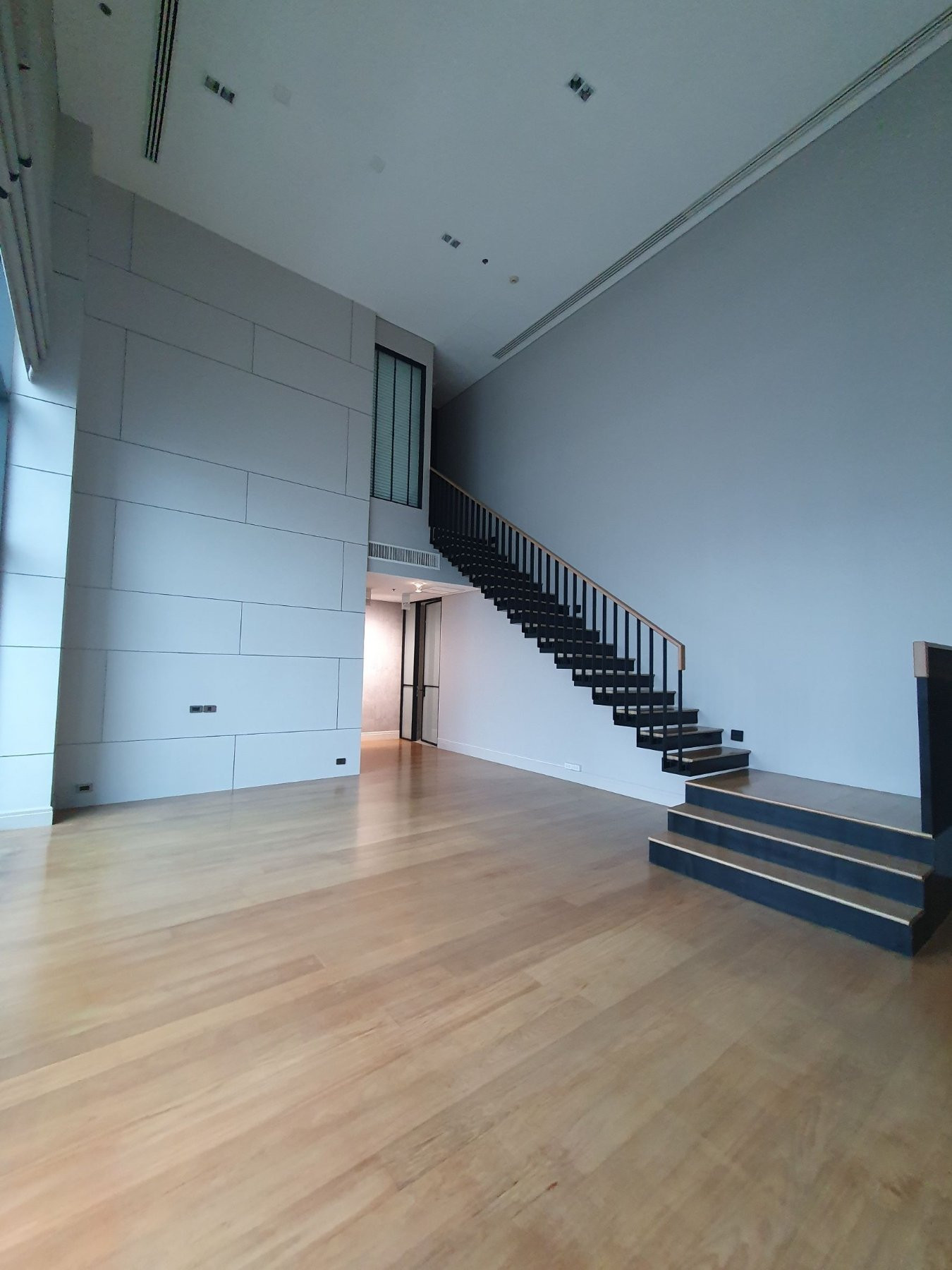 📍For Sale ✨Bright 24✨3 beds 3 baths, Size 162 sqm., near BTS / MRT Phromphomg (0.8 km) Tel.0982645161 📍For Sale ✨Bright 24✨3 beds 3 baths, Size 162 sqm., near BTS / MRT Phromphomg (0.8 km) Tel.0982645161
