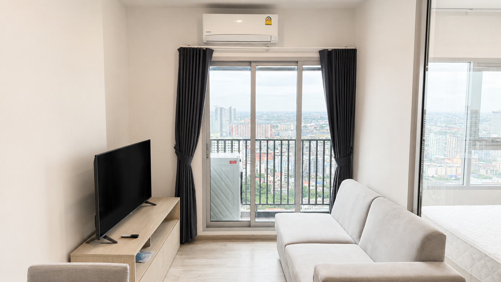 💰 Condo for sale with existing tenant, receiving rental income of 13,800 THB/month. Estimated return on investment: approximately 7.0% per year. 💰 Condo for sale with existing tenant, receiving rental income of 13,800 THB/month. Estimated return on investment: approximately 7.0% per year.