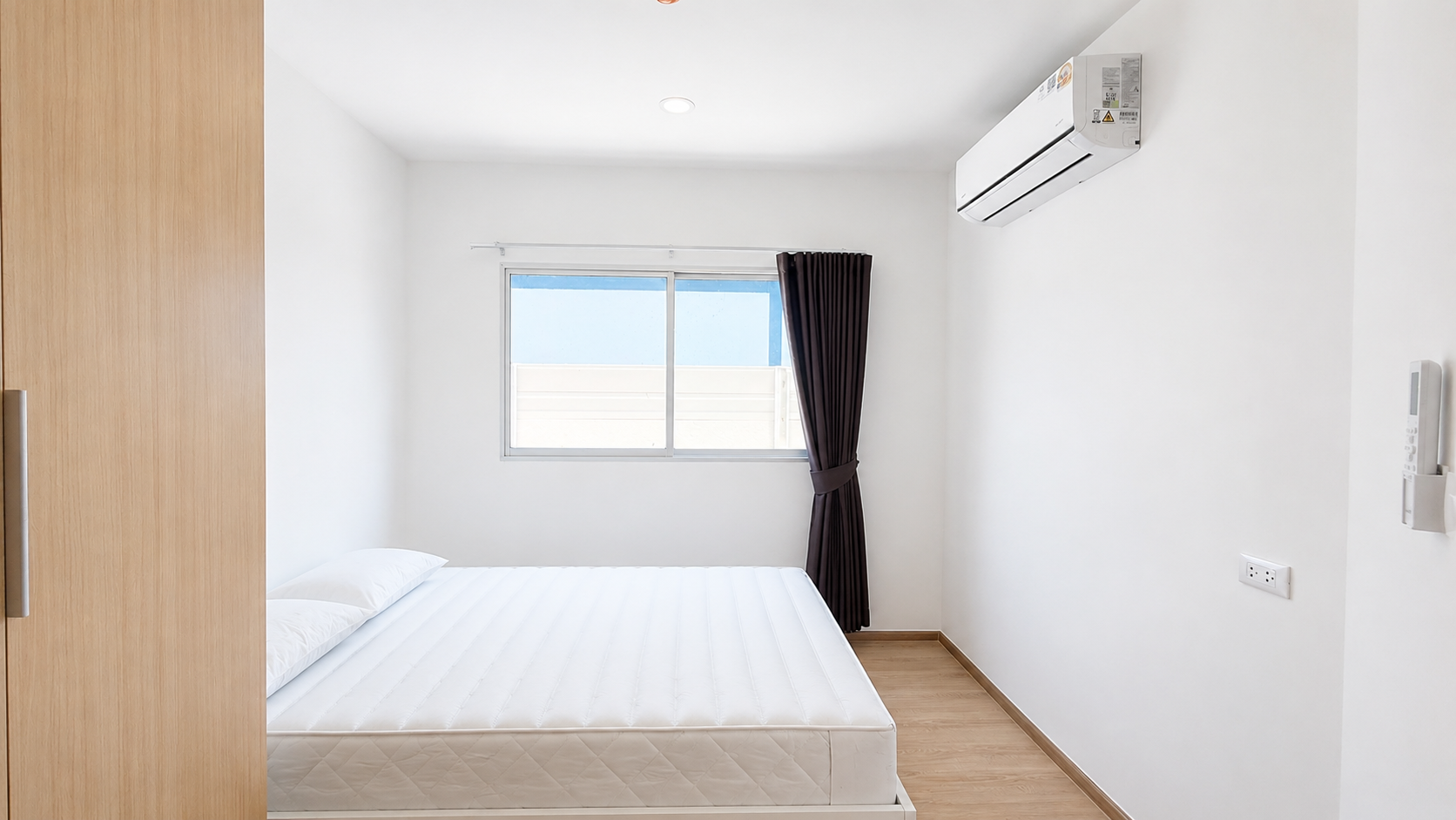 💰 Condo for sale with existing tenant, receiving rental income of 6,200 THB/month. Estimated return on investment: approximately 7.2% per year. 💰 Condo for sale with existing tenant, receiving rental income of 6,200 THB/month. Estimated return on investment: approximately 7.2% per year.
