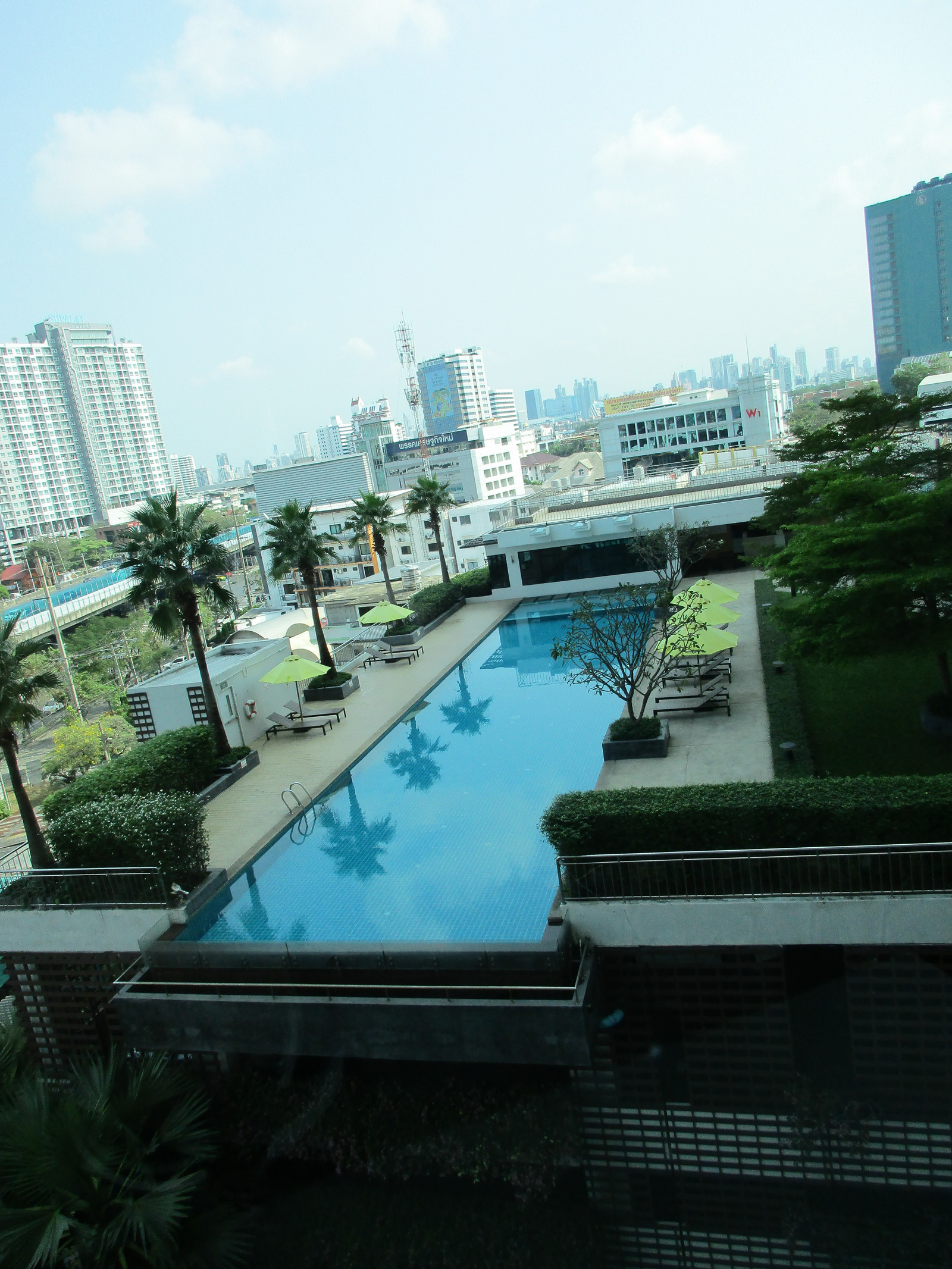 Studio room for rent, area 34 square meters, fully furnished, ready to move in.