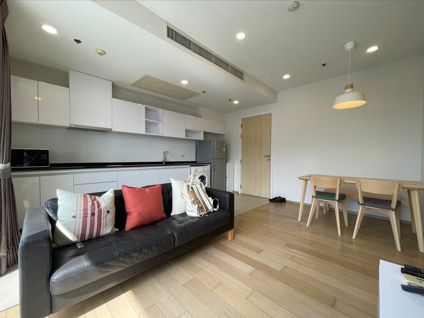 ขายคอนโด HQ Thonglor (เอช คิว ทองหล่อ) ชั้น 28 ทำเลดี เดินทางสะดวก ใกล้ BTS ทองหล่อ – รูปที่ 2