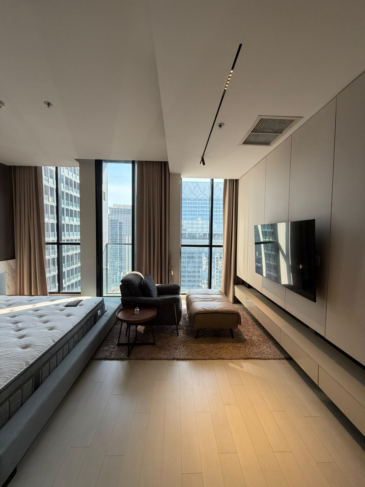 For Rent 1 BED 40K @Ploenchit For Rent 1 BED 40K @Ploenchit