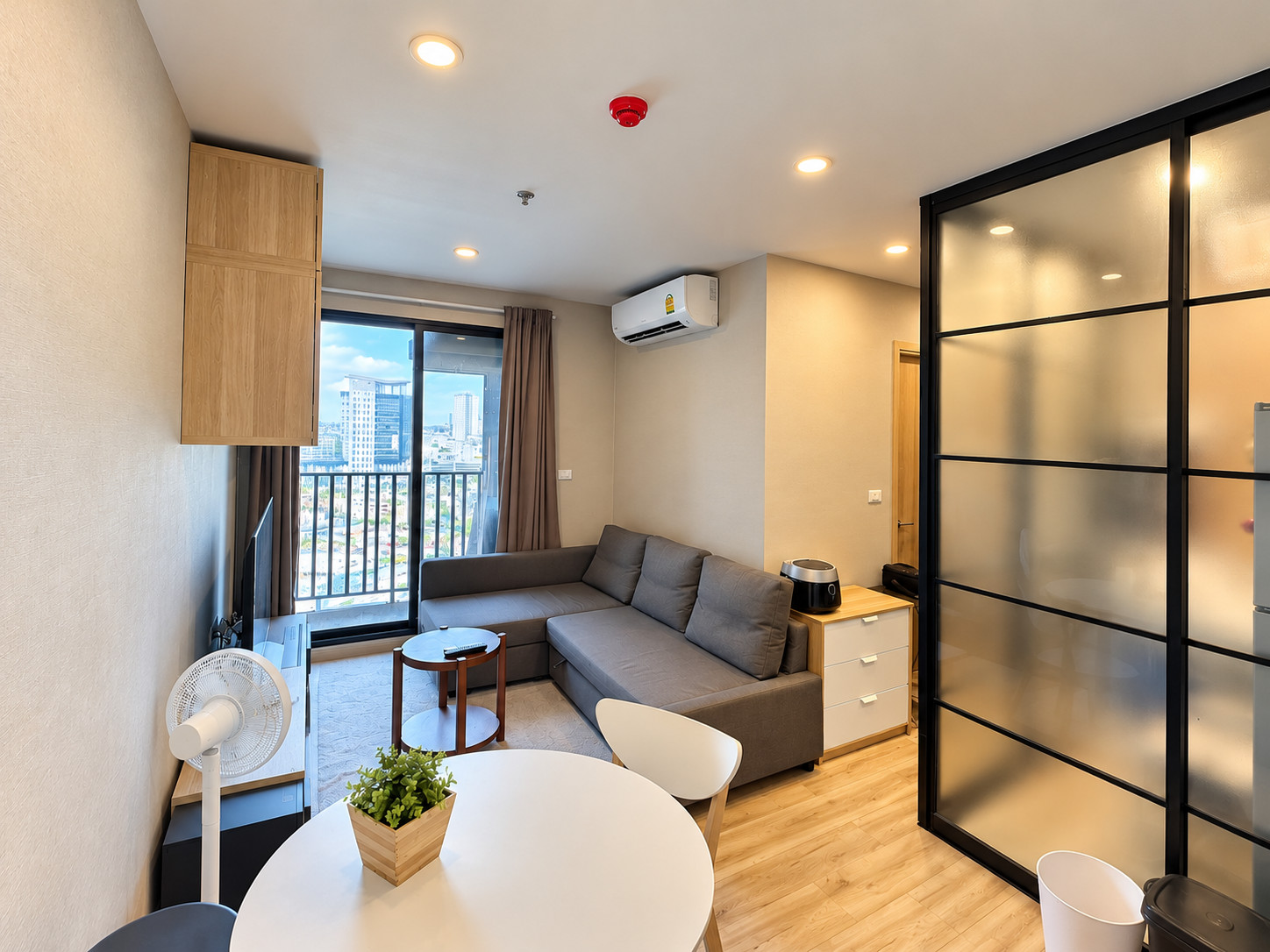 Never-Rented 2BR Condo at Brix Charan 64 | High Floor, Steps from MRT - U6739778