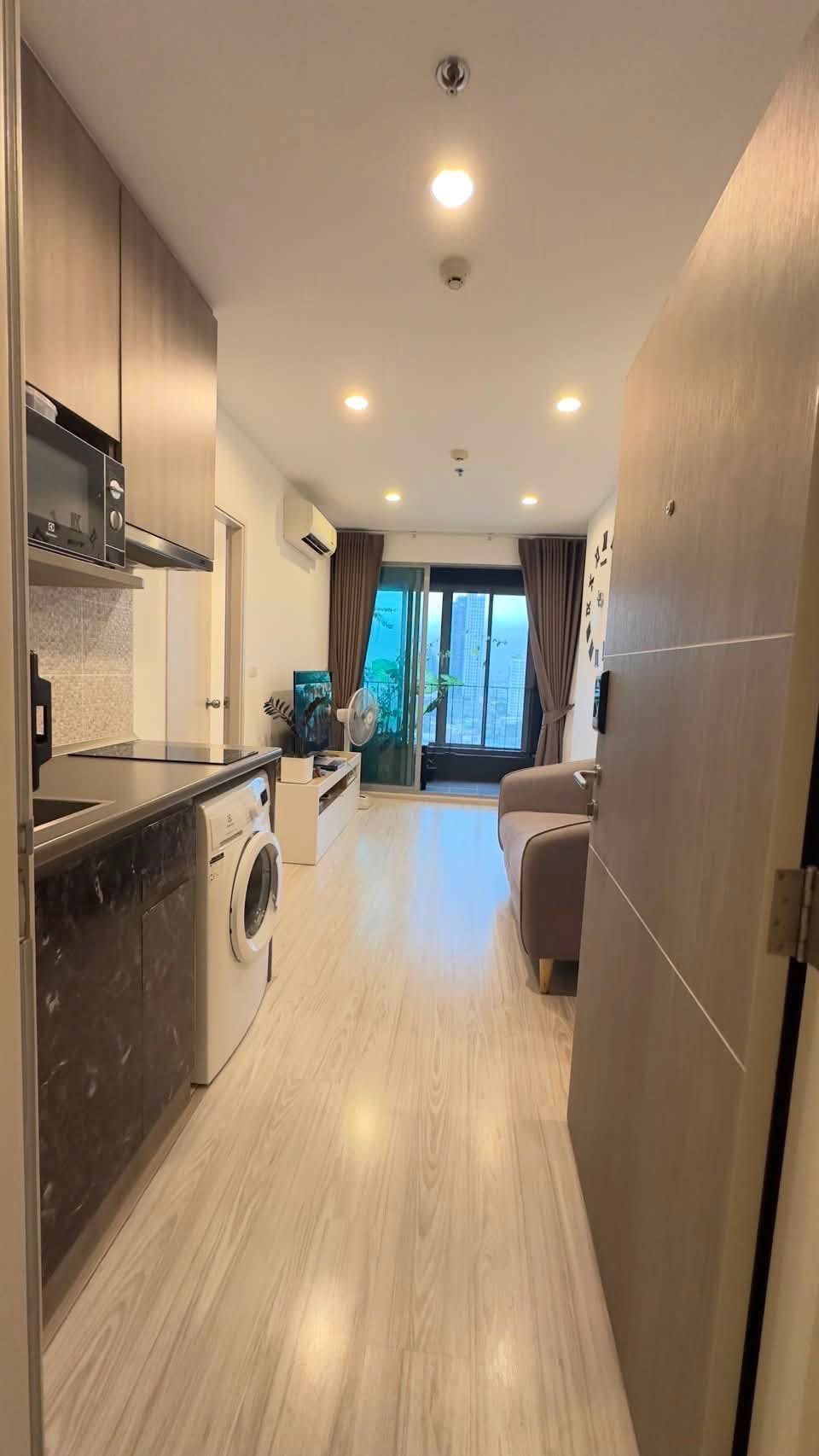 Code: KJS755 Selling IDEO Mobi Bangsue Grand Interchange. Inquire @kjcondo (with @ in front)