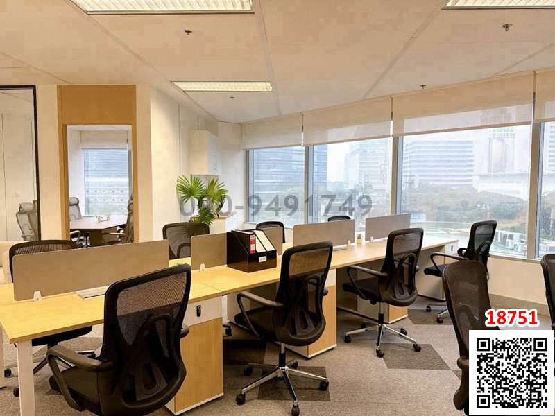 Office for rent ASOKE TOWERS in the heart of Asoke, size 85 sq m, near MRT Phetchaburi 350 meters.