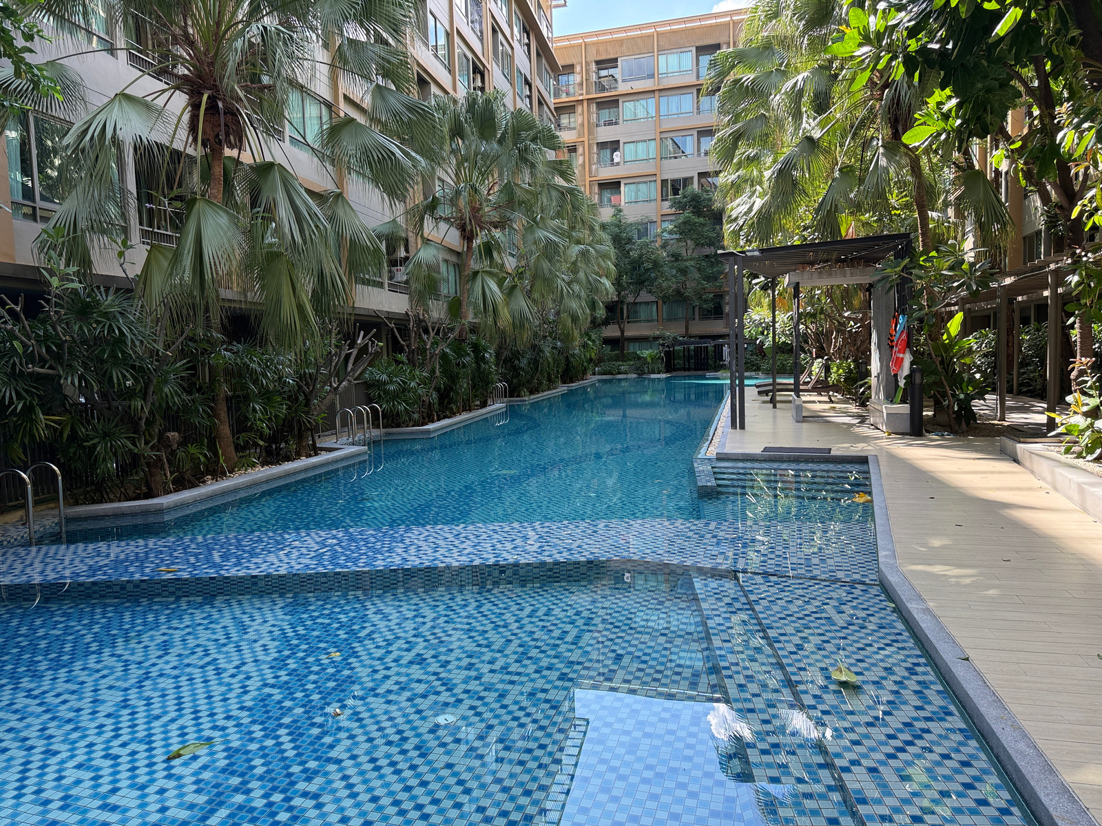Metro Luxe Ratchada condo For Rent