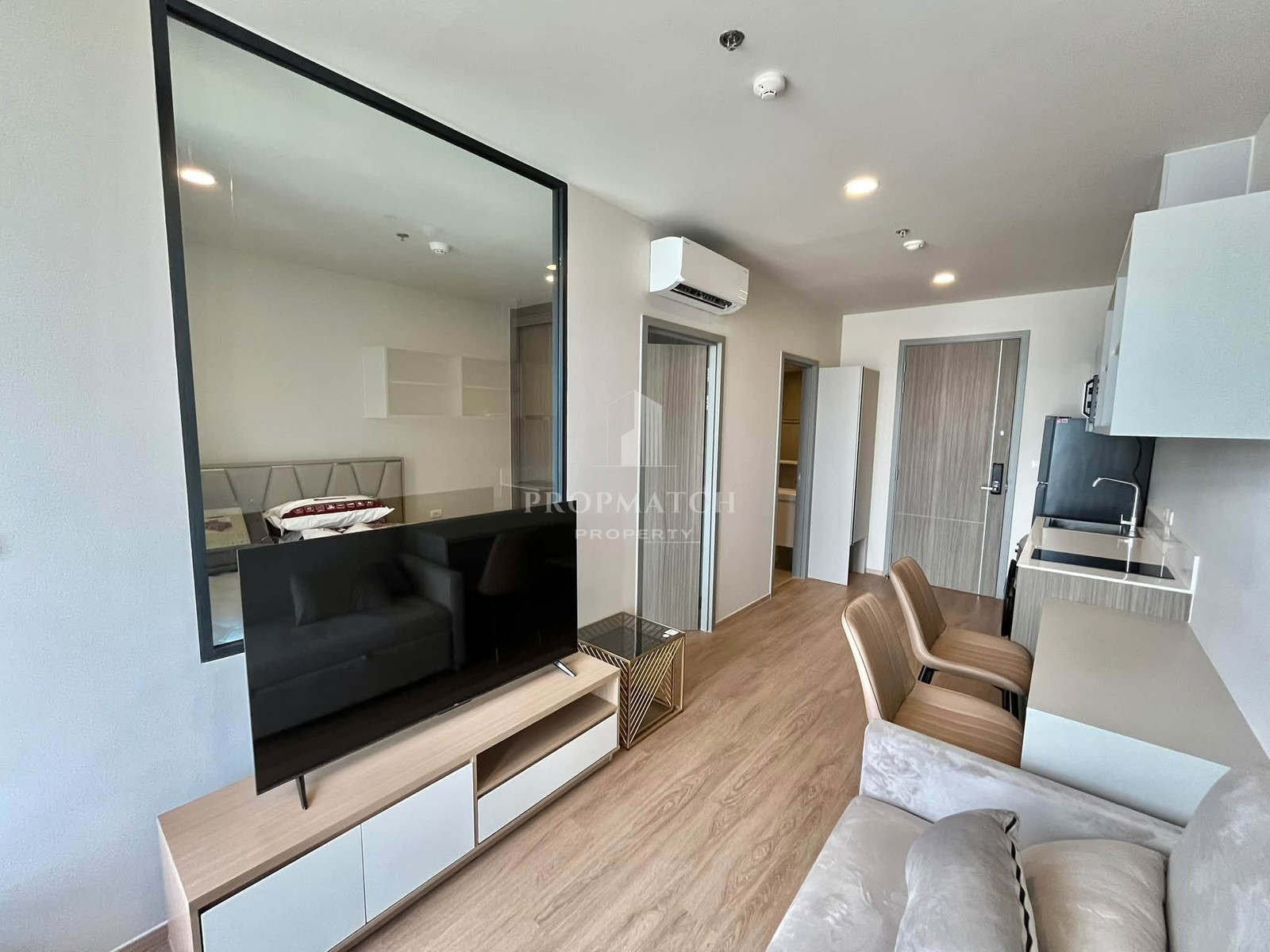 ✨Flash Deal ✨The Issara Sathorn (1Bed 1Bath 37SQM.) ready to move in! Only 30,000 baht per month Tel.0981315848@propmatch