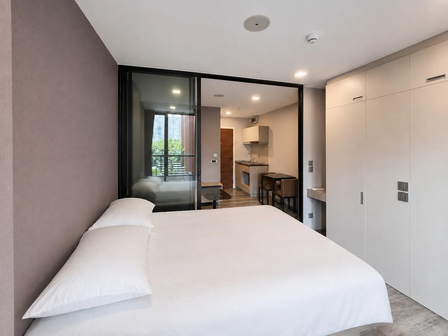 ขาย Brown Condo พหลโยธิน 67 (ติดรถไฟฟ้า BTS สายหยุด) ห้องขนาด 24.33 ตร.ม. 1 ห้องนอน 1 ห้องน้ำ ตกแต่ง พร้อมอยู่  – รูปที่ 3