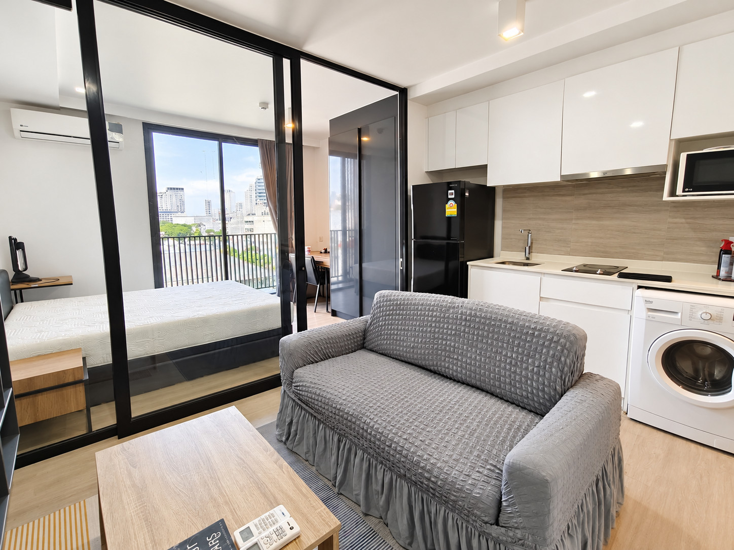 Pet Friendly ใจกลางเมือง | ใกล้ BTS เพลินจิต | ห้องแต่งครบ พร้อมเข้าอยู่