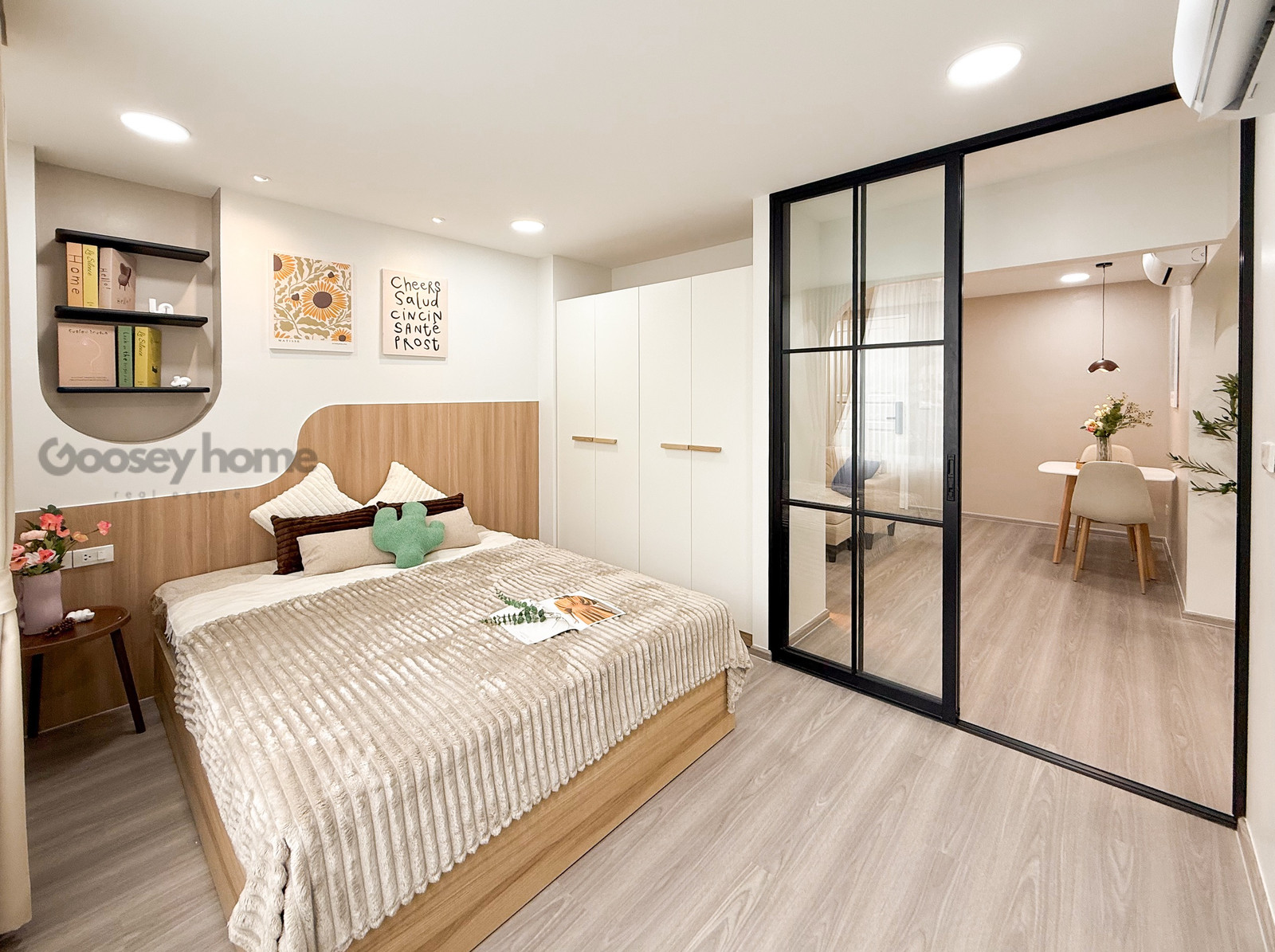 💥🌈Salary 25,000 can get a loan!! 💥🌈 🏡 Condo Huai Khwang-Ratchada, corner room, spacious room (feels like 50 sq m.) 📍near MRT Huai Khwang, Sutthisan, just 5 minutes.