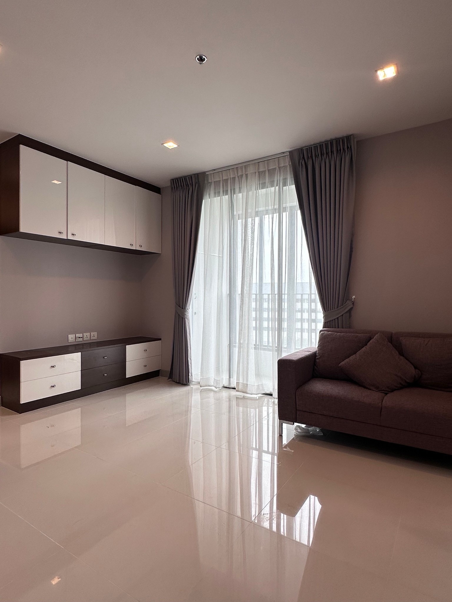 ขายด่วน ราคาถูก 🔥 IDEO Mobi Sukhumvit 81 | 2 Bed 1 Bath 42.76 Sqm. ทิศใต้ ติด BTS อ่อนนุช ✨5.39 MB* ขายด่วน ราคาถูก 🔥 IDEO Mobi Sukhumvit 81 | 2 Bed 1 Bath 42.76 Sqm. ทิศใต้ ติด BTS อ่อนนุช ✨5.39 MB*