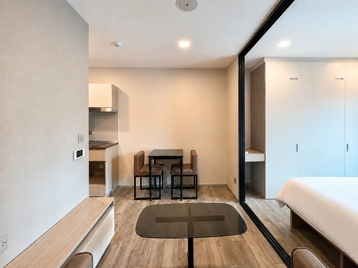 ขาย Brown Condo พหลโยธิน 67 (ติดรถไฟฟ้า BTS สายหยุด) ห้องขนาด 24.33 ตร.ม. 1 ห้องนอน 1 ห้องน้ำ ตกแต่ง พร้อมอยู่  – รูปที่ 2