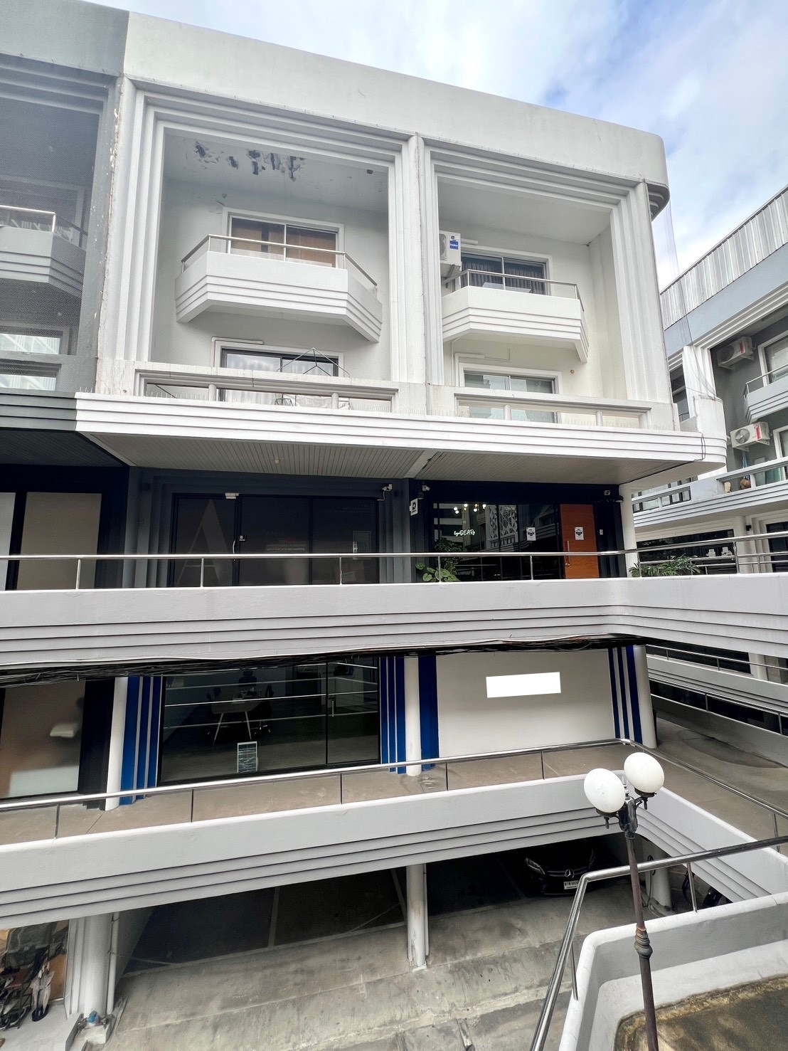 For sale/rent, 2 commercial buildings, Park Avenue (Sukhumvit 63), Ekkamai.