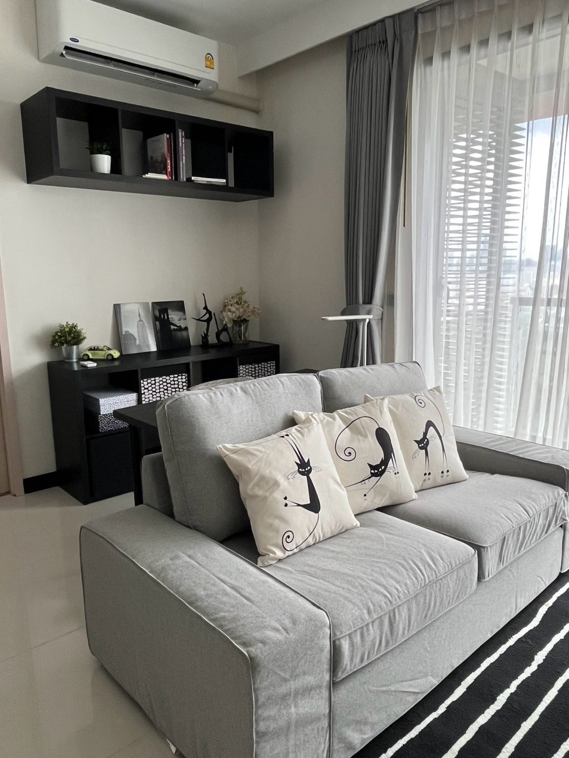 Best price in the project! High floor + Pet Friendly in the heart of Phayathai 🔥 M Phayathai, 1 bedroom, 1 bathroom, large size 45 sq m, selling for only 7.4 million baht! (Its just over 164,x per sq m.) This price is high floor, plus you can raise dogs a