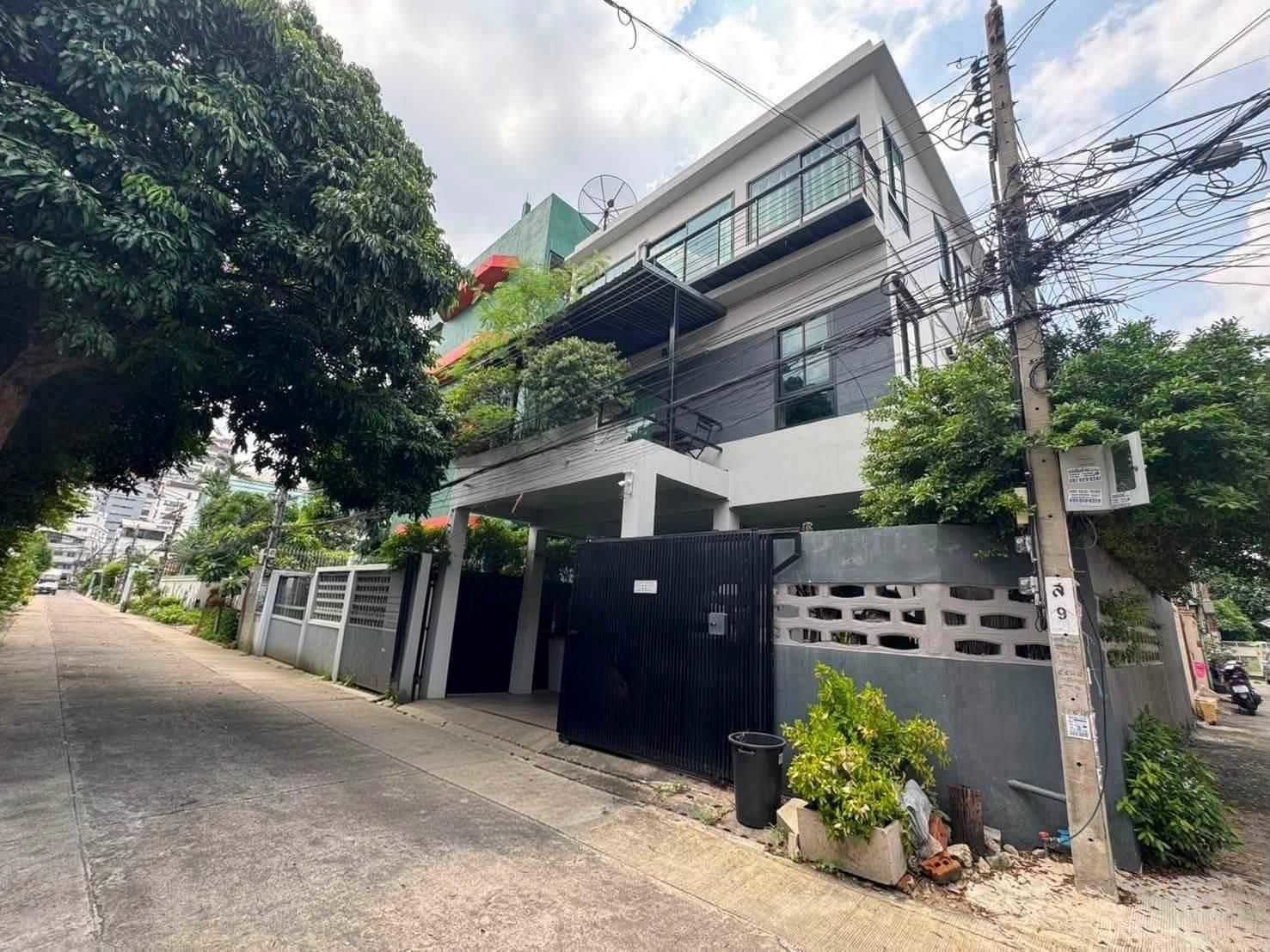 Single house for rent Huai Khwang - Ratchada  🚝🌈🌟
