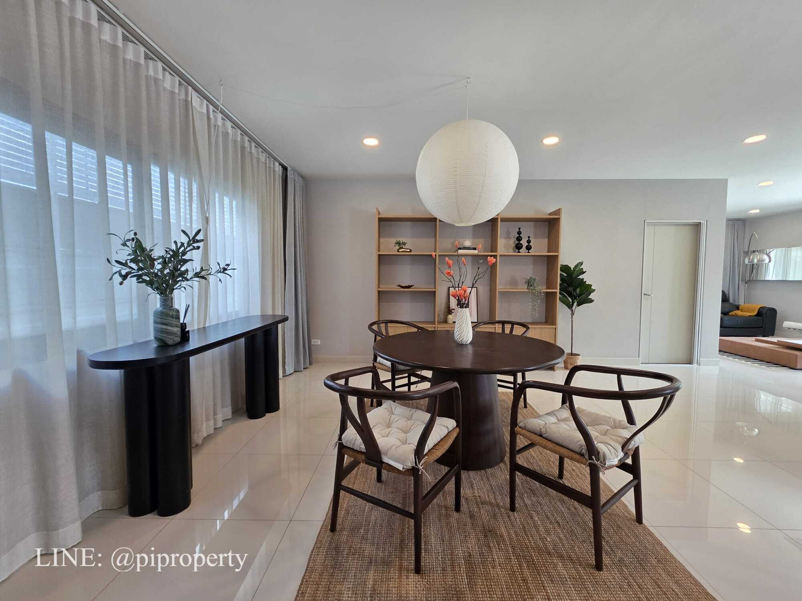 Elegant South-Facing Residence: Centro Bangna (289 SQ.M.) 藝術美學與闊綽空間的完美交融：Centro Bangna 頂級南向大戶型