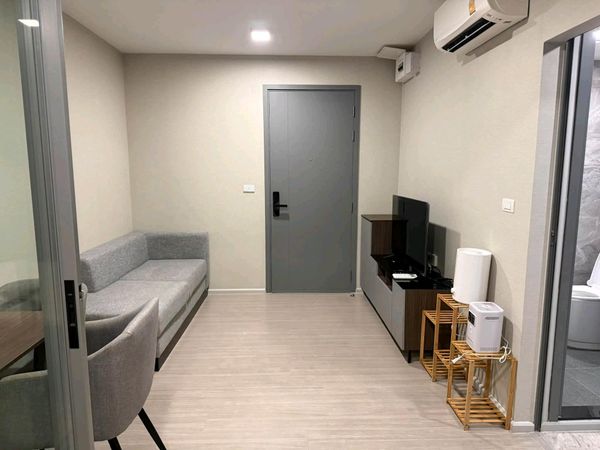 ✨🚇 The room is fully decorated, just bring your bags and move in! With shuttle to BTS Phrom Phong, free maid cleaning once a month 🧹