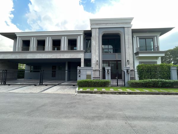 ✨ Rare Item! Luxury house Grand Bangkok Boulevard Ramintra-Kaset Nawamin. Corner plot opposite the clubhouse. Extra large land area 202.8 sq m. New house, never lived in.