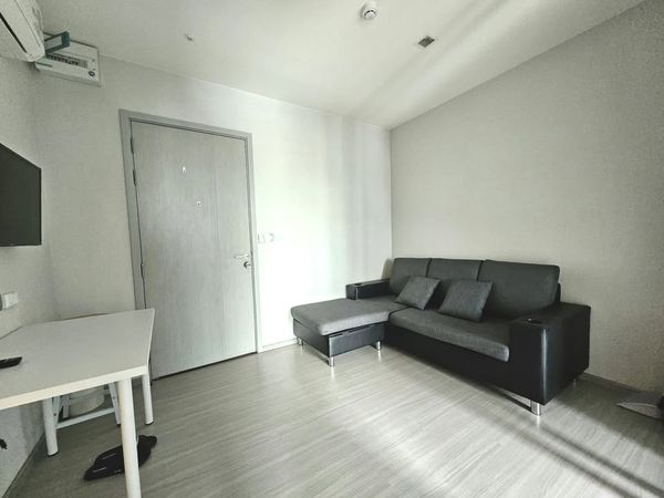 🏙️💰 **FOR SALE WITH TENANT | LIFE Sukhumvit 62** ✨ FULLY FURNISHED | Approx. 3 Minutes to BTS Bang Chak! (IQI-C034)