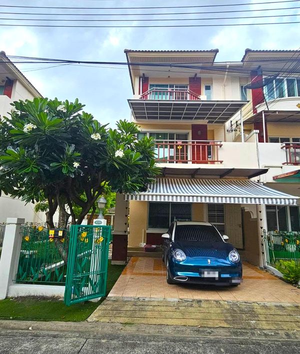 ทาวน์โฮม 3 ชั้น *หลังมุม* ซอยรัตนาธิเบศร์ 26/1Renovated ใหม่ทั้งหลัง 