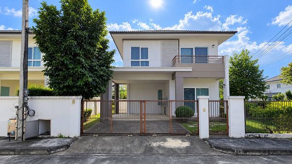 Siwalee Meechok Chiang Mai, unfurnished House, Selling at a Loss, near Ruamchok Market.