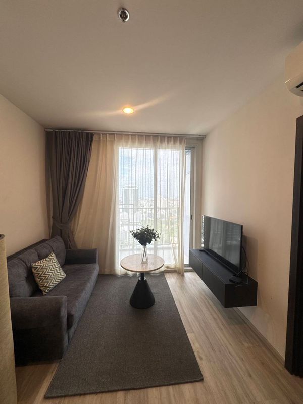 👑✨ XT Huaikhwang Condo for Rent | High-Rise Condo in a Prime Location on Ratchadaphisek Road, Near MRT Huai Khwang 🚅 Convenient Transportation for Easy City Living!