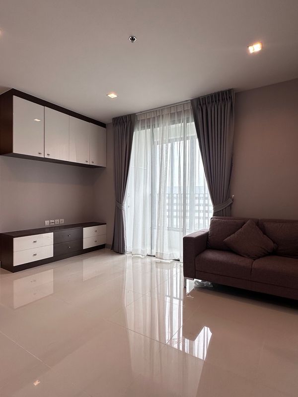 ขายด่วน ราคาถูก 🔥 IDEO Mobi Sukhumvit 81 | 2 Bed 1 Bath 42.76 Sqm. ทิศใต้ ติด BTS อ่อนนุช ✨5.39 MB* 