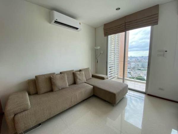 Villa Sathorn【𝐑𝐄𝐍𝐓】🔥ห้องโปร่งสบาย เตียงโมเดิร์น โซฟาเข้ามุม พร้อมระเบียงวิวเมืองโล่ง🔥 ติดต่อไลน์ไอดี: @hacondo