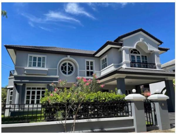 Ladawan Lake Colonial / 4 Bedrooms (FOR SALE) BCHO024