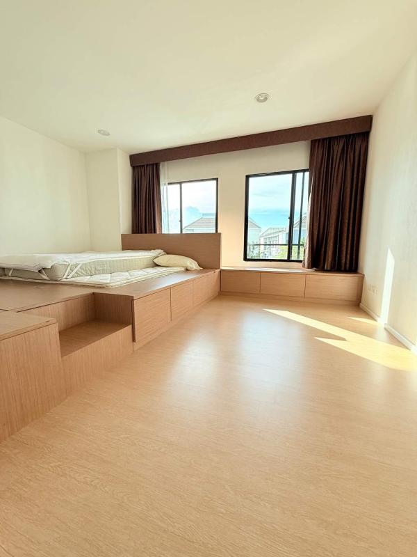 Baan Klangmuang Suksawat / 3 Bedrooms (FOR SALE) BCHO030