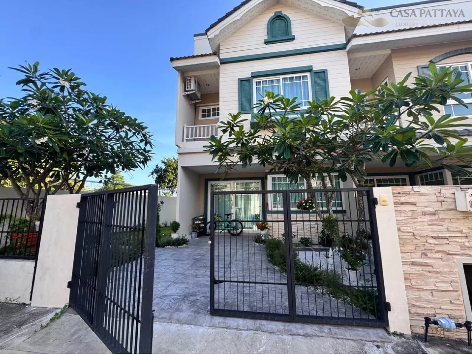 Corner Townhouse for Sale at Bristol Park Pattaya, Na Jomtien Corner Townhouse for Sale at Bristol Park Pattaya, Na Jomtien