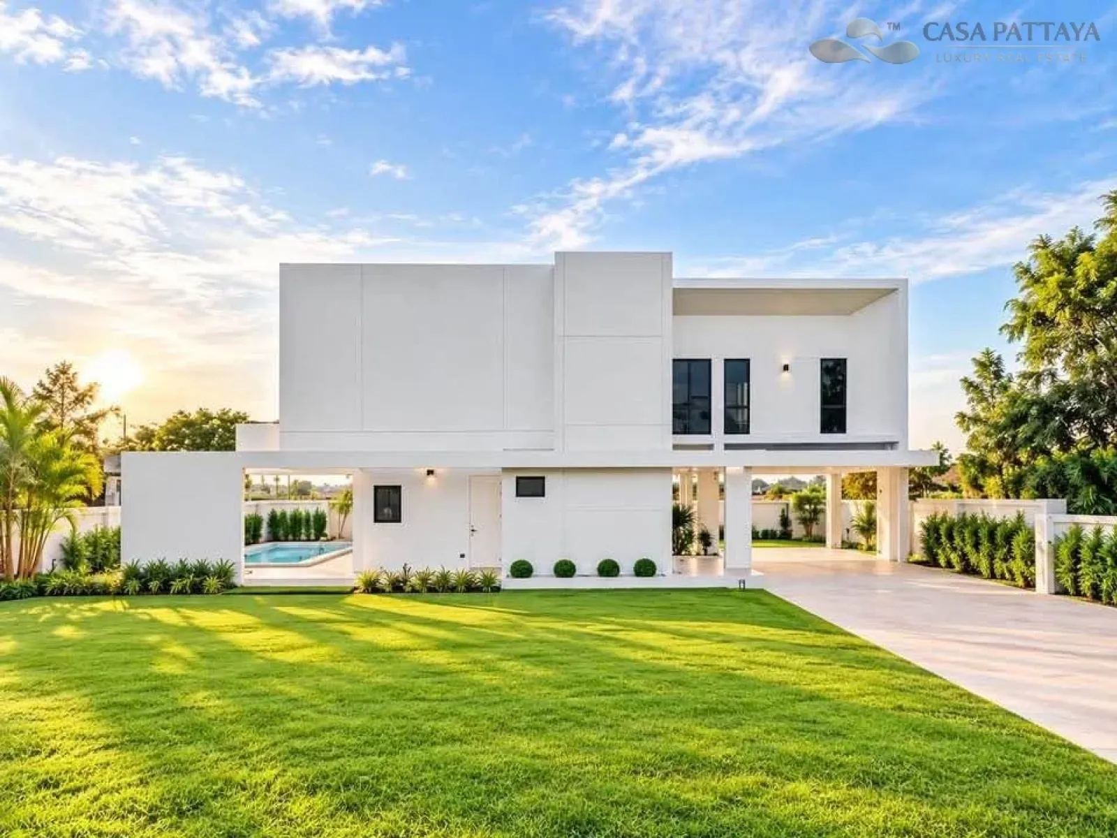 Luxury 2-Storey Modern Pool Villa for Rent (Toongklom, East Pattaya)