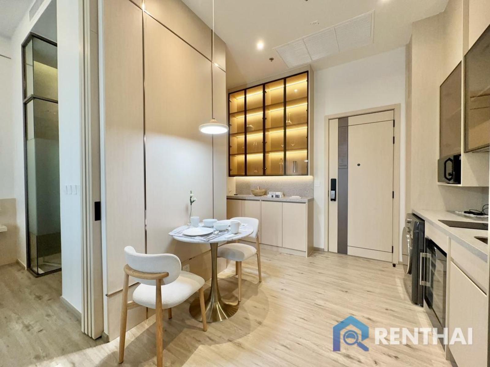 Rare Luxury Residence  Arom Wongamat | 1 Bedroom | Foreign Quota | High Ceiling | Private Jacuzzi | Fully Furnished – รูปที่ 3