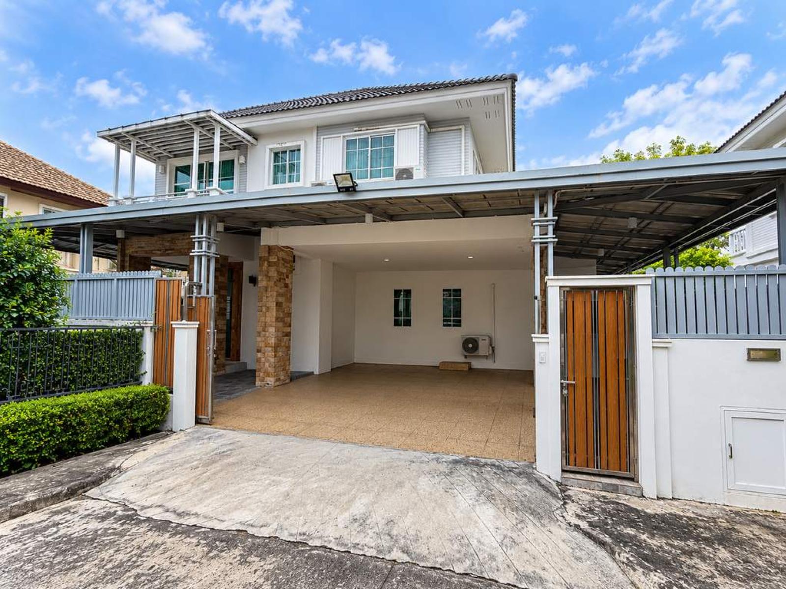 Chuan Chuen City Watcharapol-Ramintra (Largest house in the project, with side yard space) / 4 Bedrooms (FOR SALE) TPM492