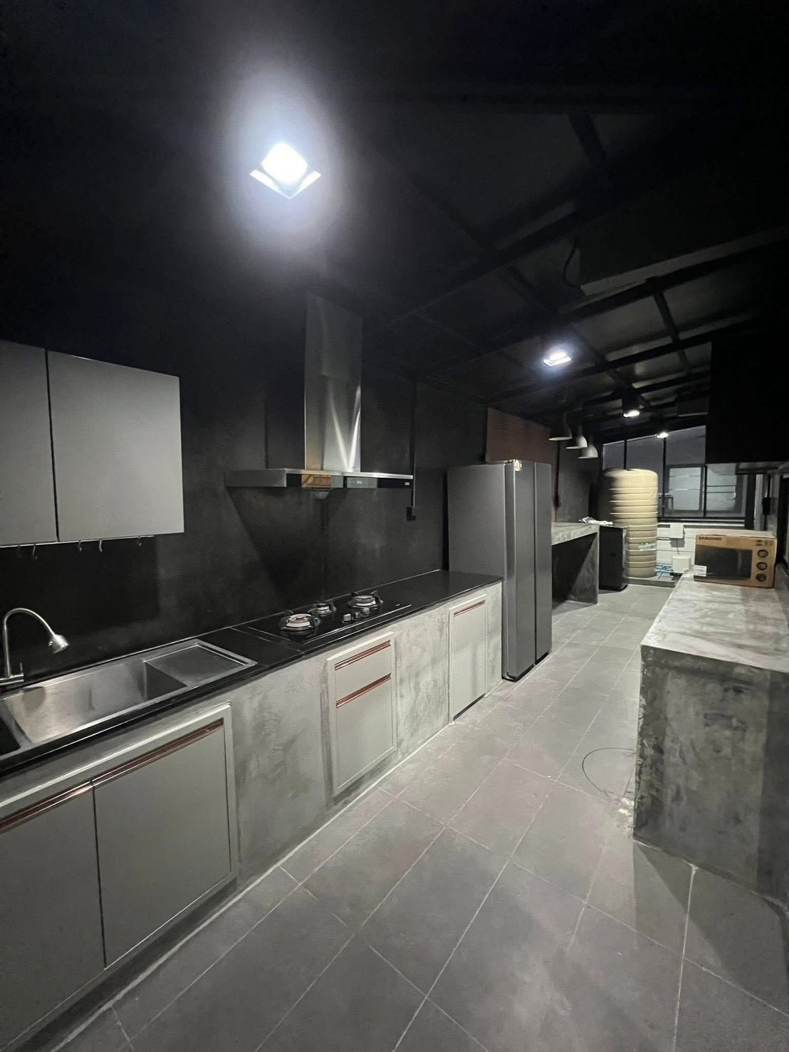 🏡 ให้เช่าบ้านเดี่ยว 2 ชั้น หมู่บ้านอารียา โคโม่ (วงแหวน–รามอินทรา)มี 4 ห้องนอน 2 ห้องน้ำ 1 ห้องแม่บ้าน บ้านพร้อมอยู่ สภาพดีมาก มี สระว่ายน้ำ ฟิตเนส และ 7-Eleven หน้าหมู่บ้าน 🔥เพียง 27,000 บาท/เดือน – รูปที่ 4