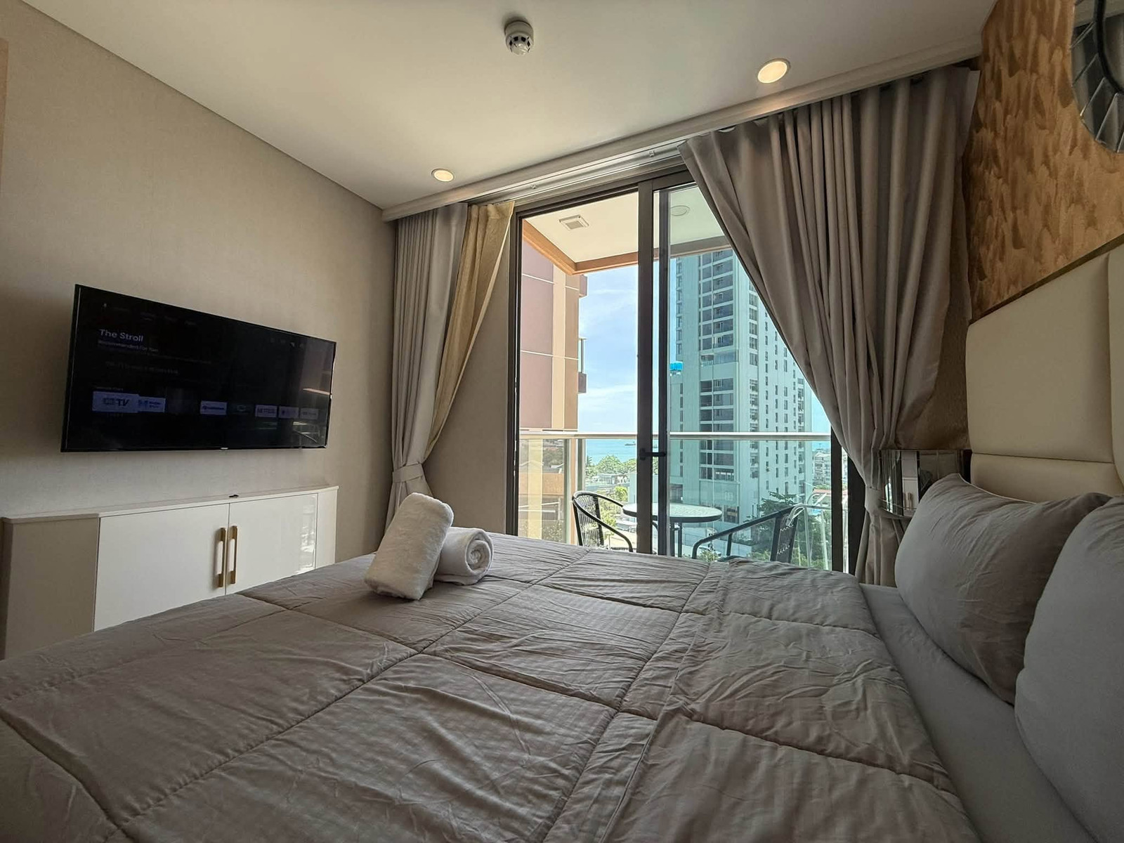 🌊 For Sale / Rent, Copacabana Beachfront Jomtien | 1 Bedroom 🌴